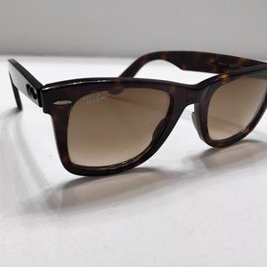 Ray Ban Wayfarer glasses